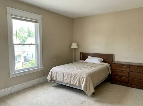 Photo of the first bedroom sent by the homeowner